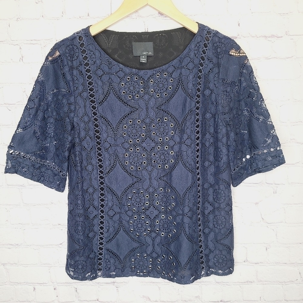 Greylin Navy Blue Floral Lace Grommet Detail Short Sleeve Top Small 58T4726